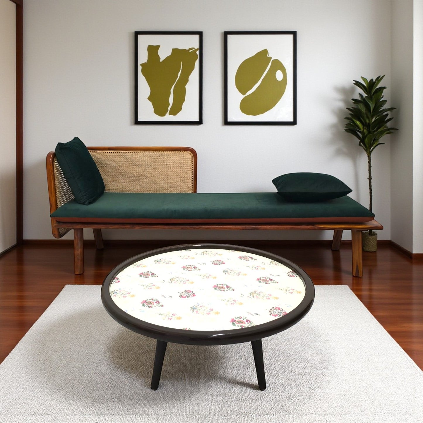 Laminated Finished Center Table